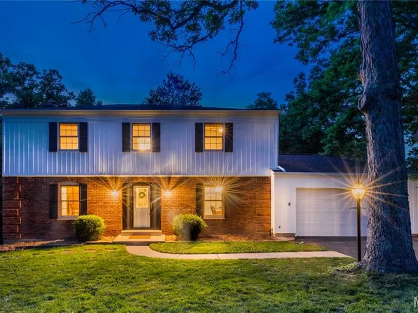 1481 Royal Springs Dr, Saint Louis, MO 63122