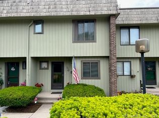 26 Magnolia Hill Ct, Cromwell, CT 06416