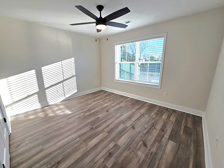 411 Perry Ave #1 — Photo 4