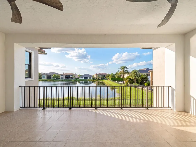 9065 Watercrest Cir E — Photo 24