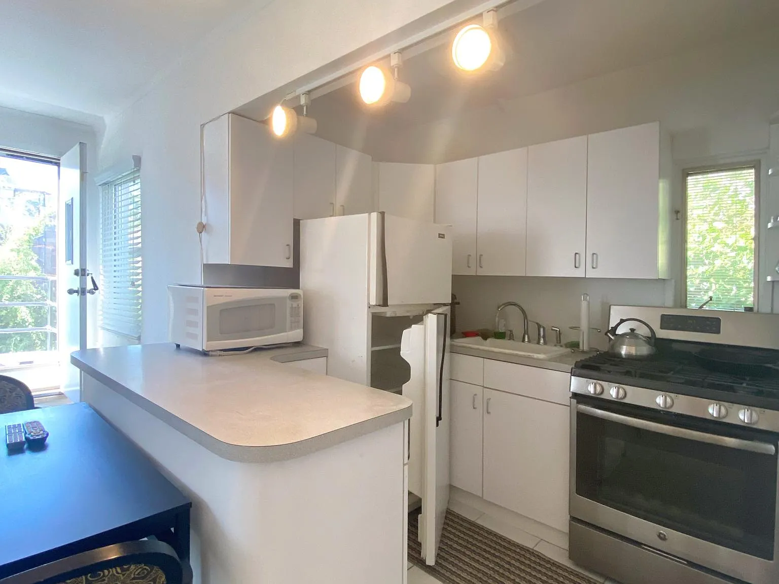 4160 Ocean Ave — Photo 4