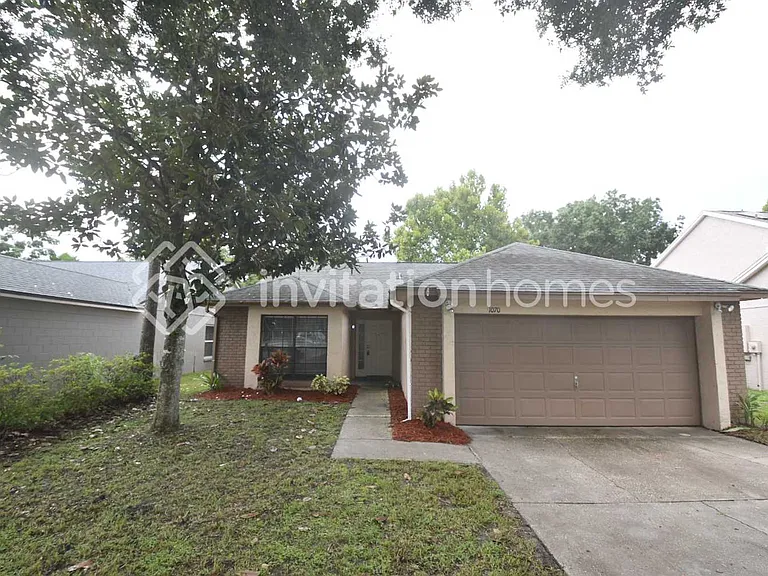 1070 Gwyn Cir — Photo 1