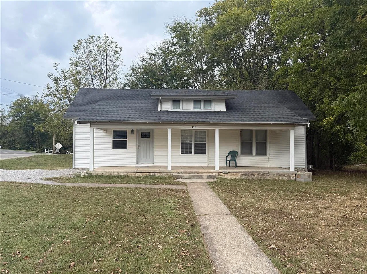 3 bed, 1352 sqft, $1,350 — Photo 1