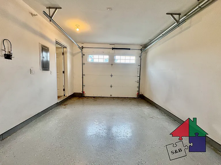 39 Cornelia Ct — Photo 4