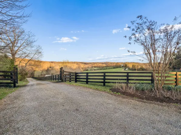 697 Johnson Branch Rd, Williamsport, TN 38487