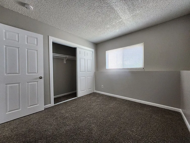 2922 Straus Ln #B — Photo 18