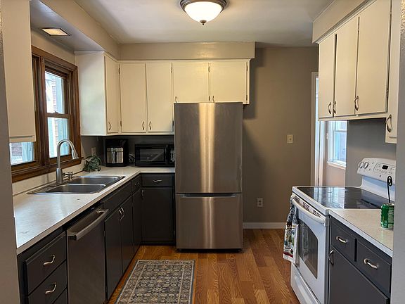 4th image of 1519 Central Park St
