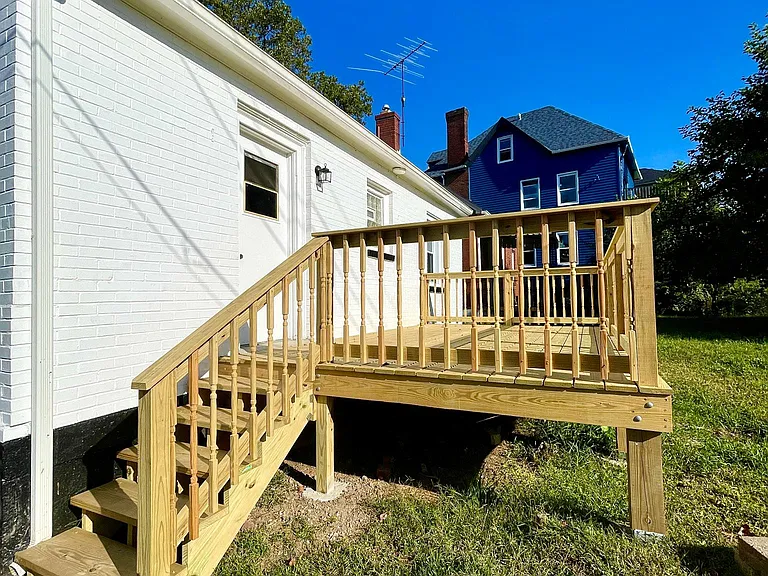 394 Center St — Photo 17