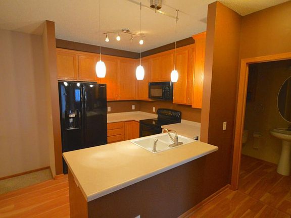 5th image of 3823 Abercrombie Ln
