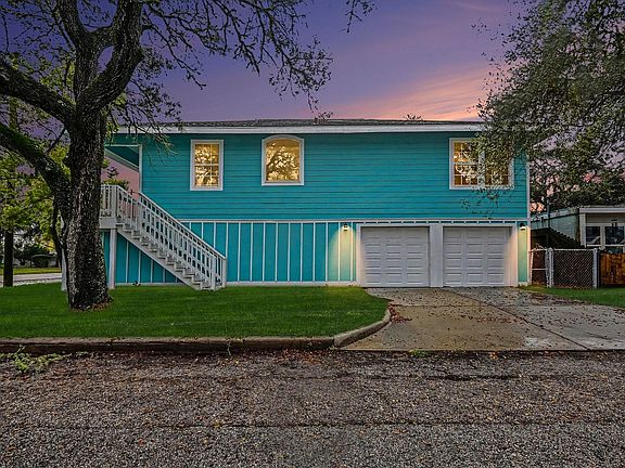 3rd image of 2828 Avenue O 1/2