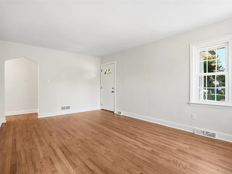 315 South Dr — Photo 9