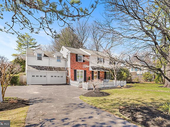 2nd image of 538 S Media Line Rd