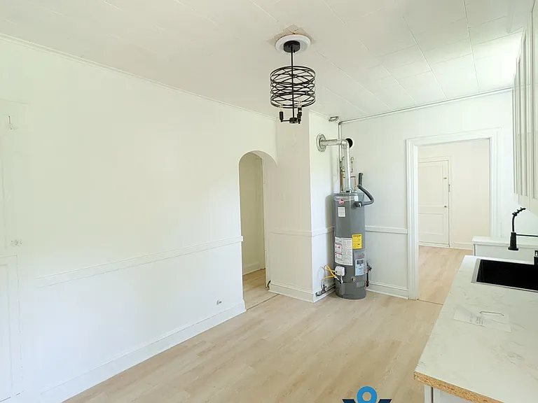 417 N Walnut St — Photo 6