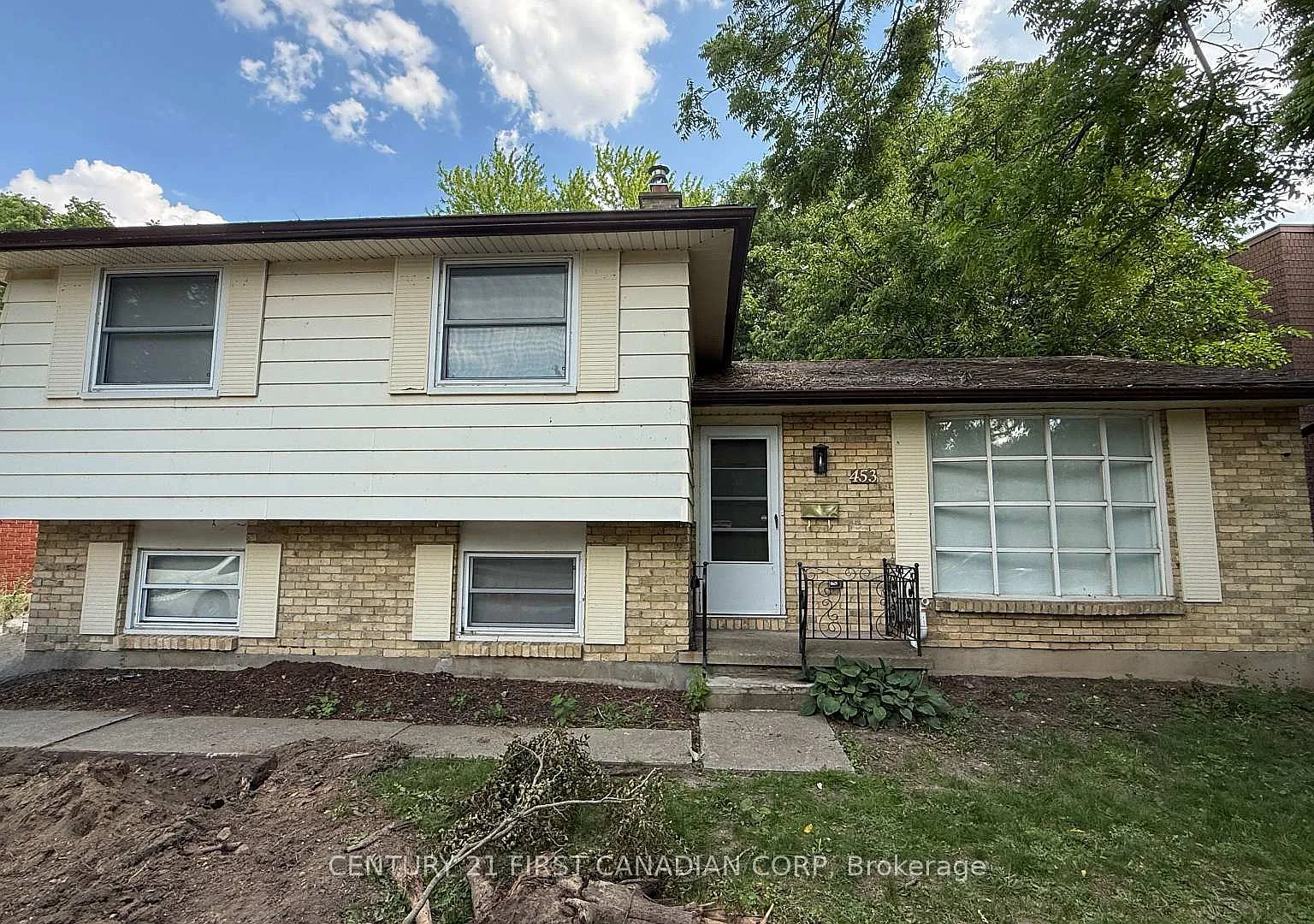 3 bed, $2,100 — Photo 1