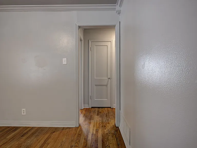 910 Garver St — Photo 27