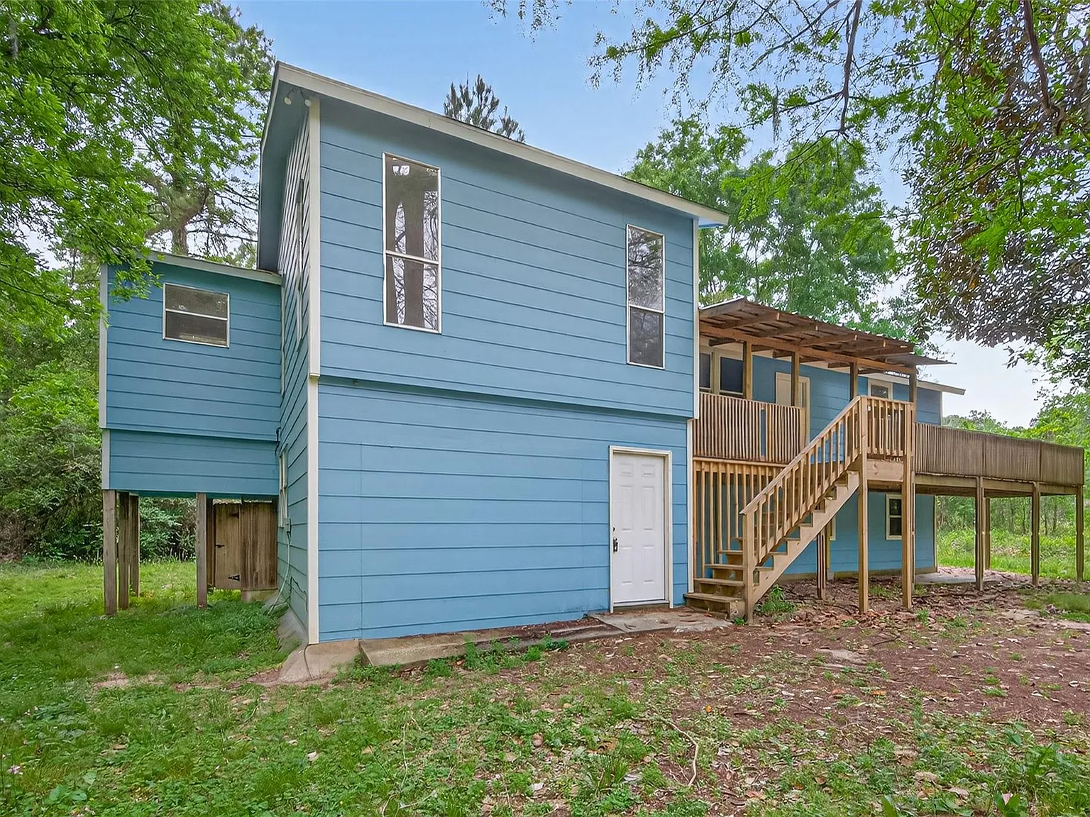 3 bed, 2.0 bath, 1588 sqft, $1,950 — Photo 2