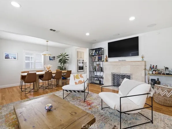 8211 McConnell Ave, Los Angeles, CA 90045
