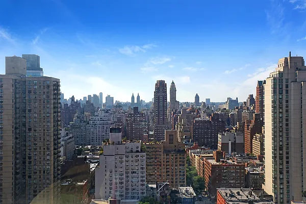 Sold by Corcoran | media 21