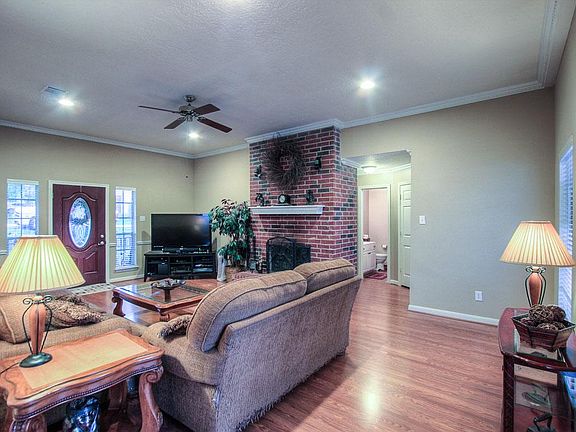 4th image of 339 Leisure Ln