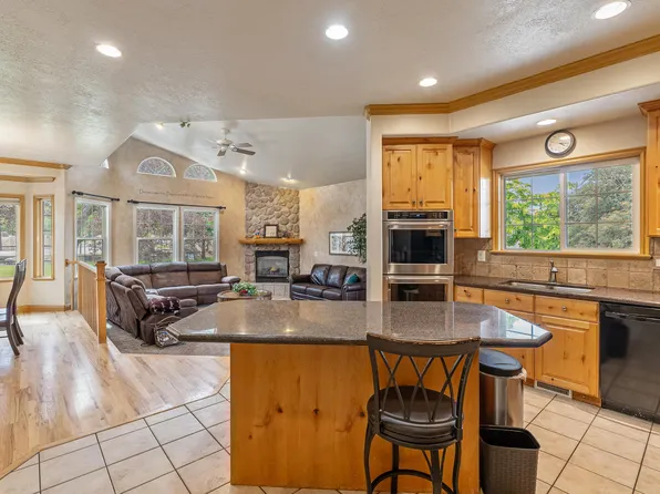 2602 W 11625 S, Riverton, UT 84095