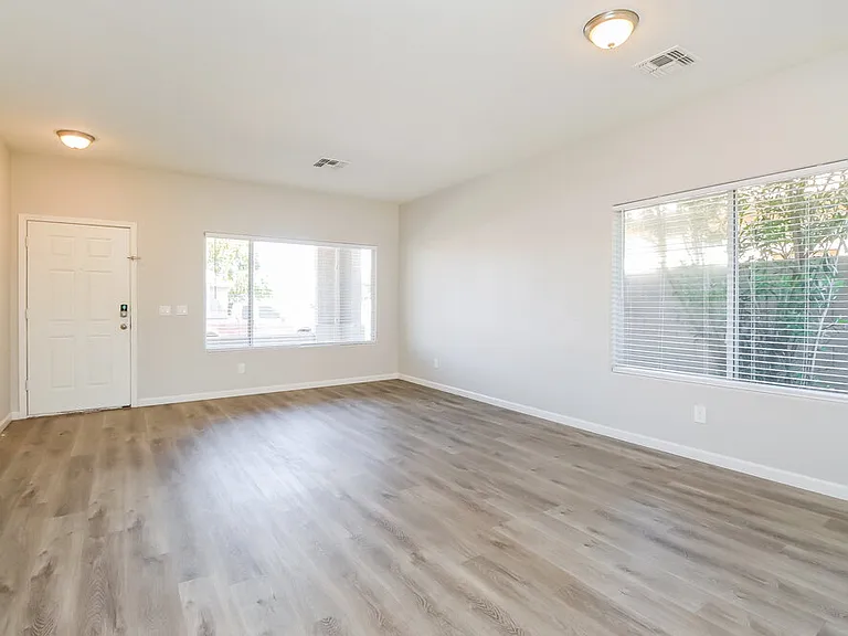 11559 W Buchanan St — Photo 5