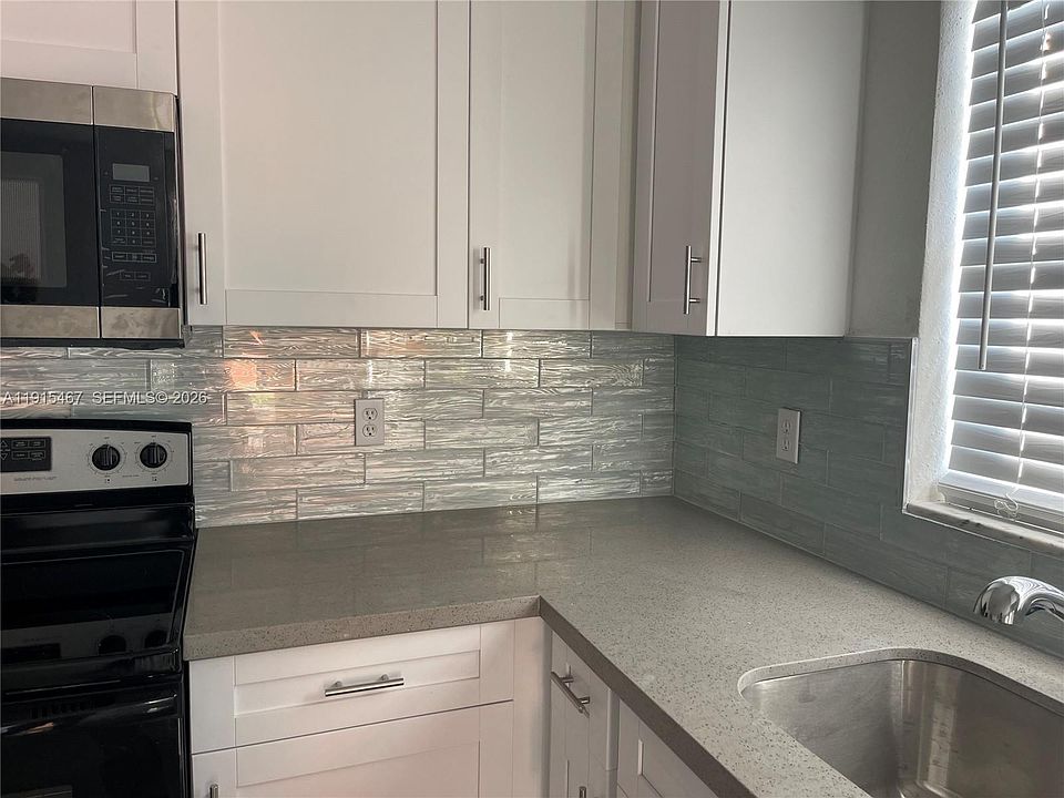 1st image of 4281 Riverside Dr APT 1