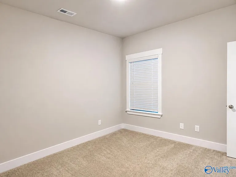 111 Farmall Ln — Photo 20