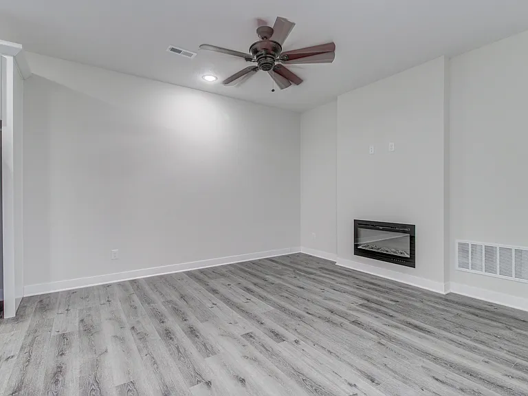 13000 Sandusky Ave — Photo 13
