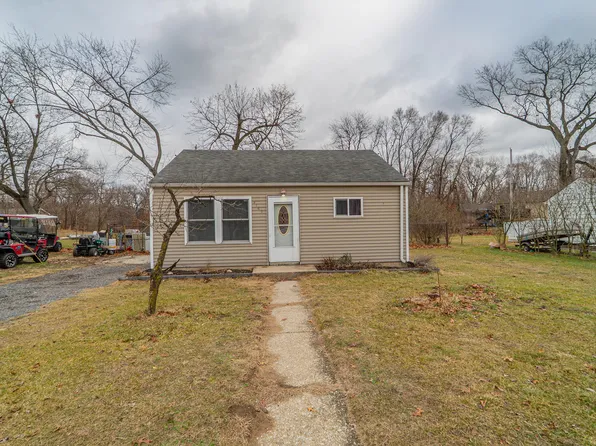 3161 Pulaski St, New Chicago, IN 46342