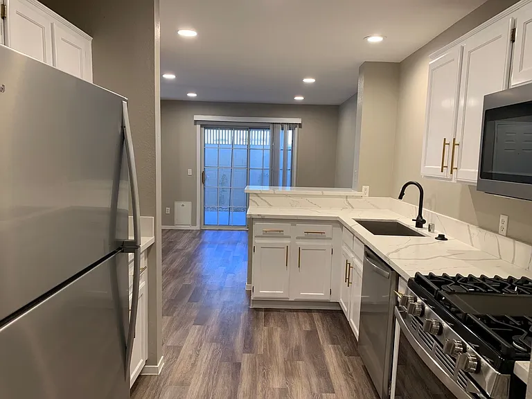 688 Harbor Mist Ave — Photo 1