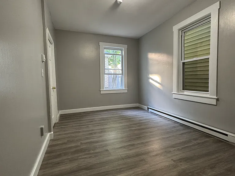 69 Kinsley St #1-D — Photo 24