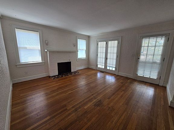 4th image of 1635 E Ocean View Ave