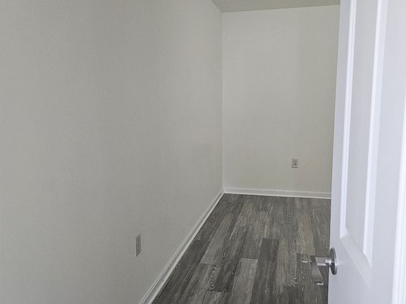 4th image of 35609 West St #4