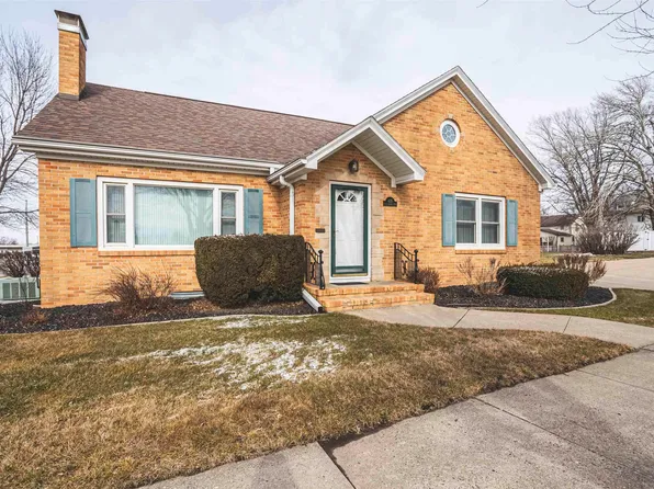 425 1st St NW, Le Mars, IA 51031