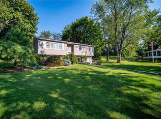 7 Kelvin Ct, Nanuet, NY 10954