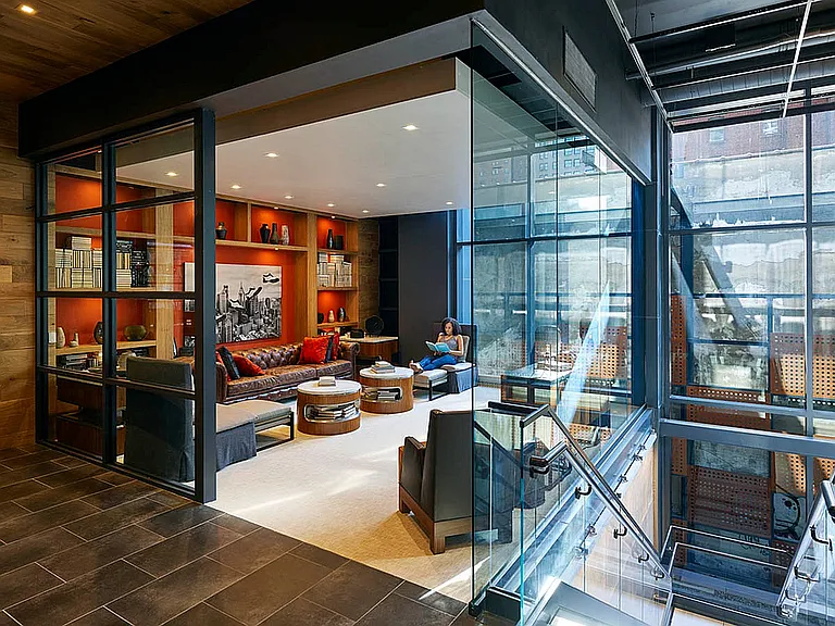 1213 Walnut-Spring_int c