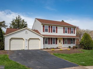 1318 Shallow Ford Rd, Herndon, VA 20170