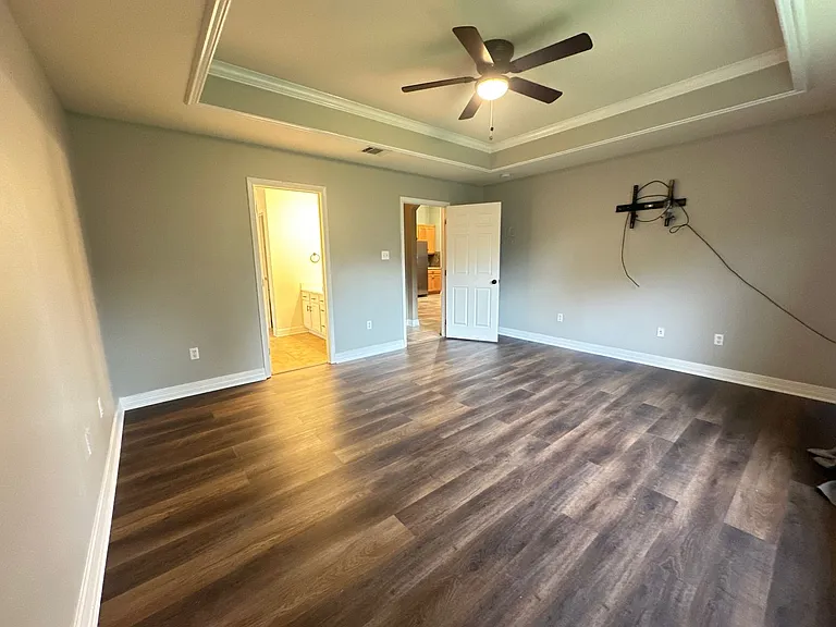 258 Avondale Ln — Photo 9
