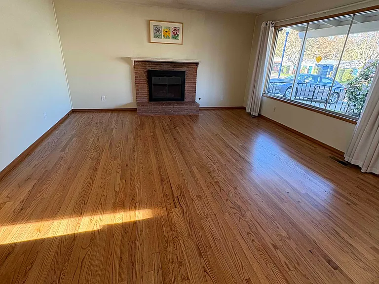 30520 SW Boones Ferry Rd — Photo 2