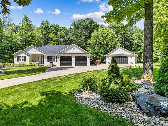 5th image of 133 Oak Marr Dr