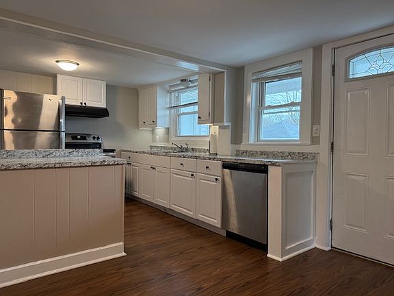 4th image of 9 Willow Ln #A
