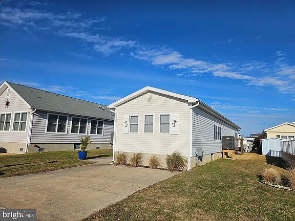 2nd image of 160 Clam Shell Rd