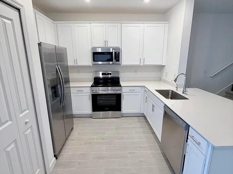 2113 Windward Cay Ln — Photo 9