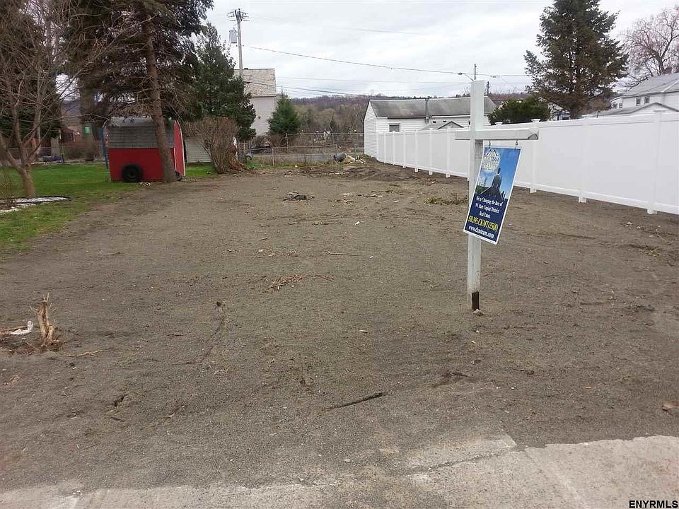 1st image of 19 1st St