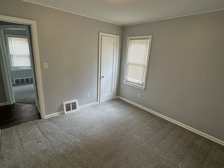 8904 Robson St — Photo 16