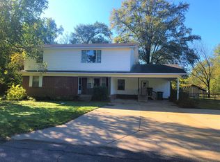 220 E Circle Dr, Russellville, AR 72801