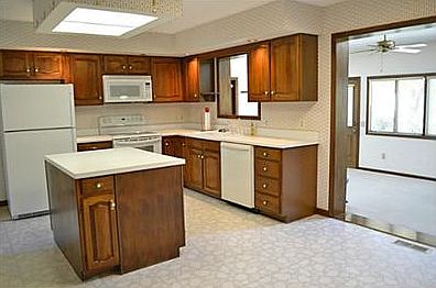 5th image of 725 Brittany Ave