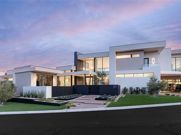 81 Hawk Ridge Dr, Las Vegas, NV