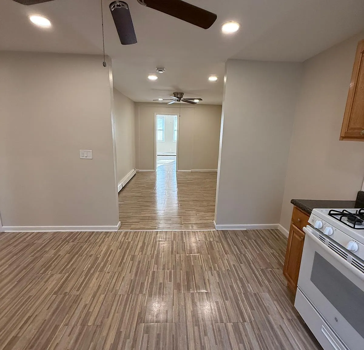 3 bed, 1100 sqft, $1,995 — Photo 3