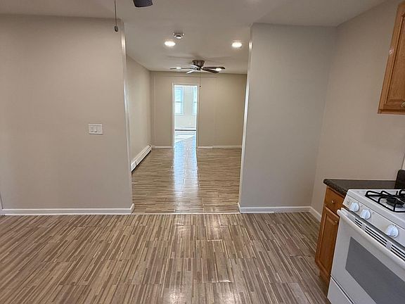 3rd image of 386-388 Main St #3